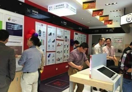 顺丰嘿客店，颠覆性的“纸牌屋”